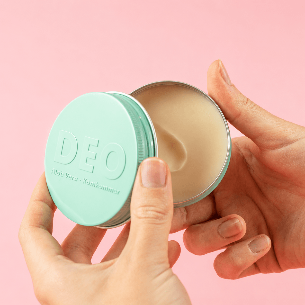 Κρεμώδες αποσμητικό DEO Aloe Vera και Αγγούρι με πράσινο καπάκι σε μεταλλικό κουτί