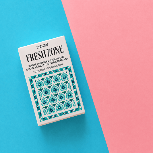 Χειροποίητο σαπούνι Fresh Zone 111Elies με γιαούρτι, αγγούρι, σπιρουλίνα και δυόσμο για πρόσωπο και σώμα, σε ανακυκλώσιμη χάρτινη συσκευασία.