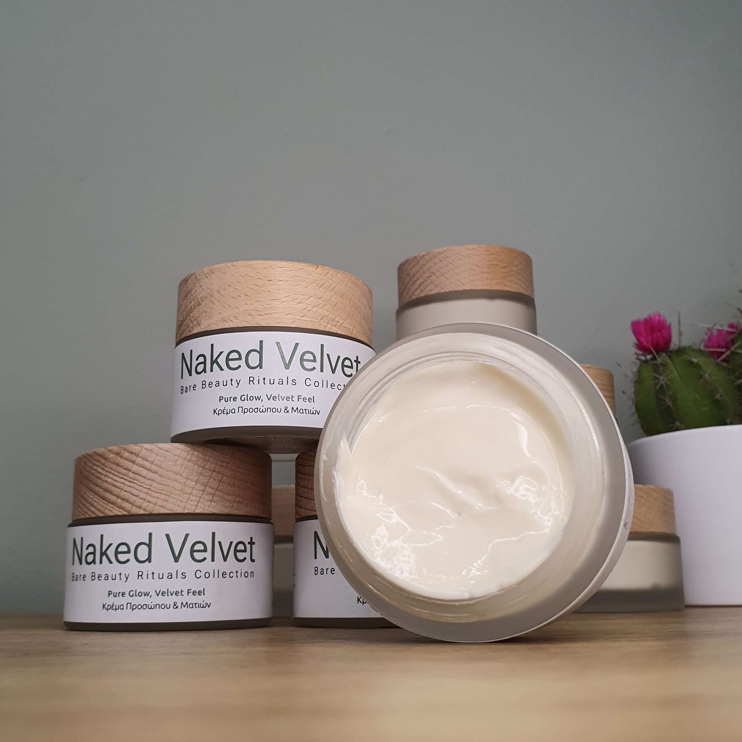 Naked Velvet κρέμα προσώπου & ματιών σε γυάλινο βαζάκι με ξύλινο καπάκι – Bare Beauty Rituals