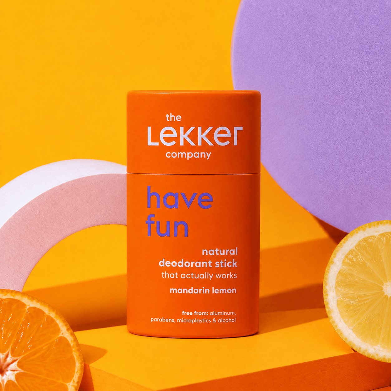 The Lekker Company Have Fun φυσικό αποσμητικό stick με άρωμα μανταρίνι και λεμόνι σε eco lifestyle σύνθεση